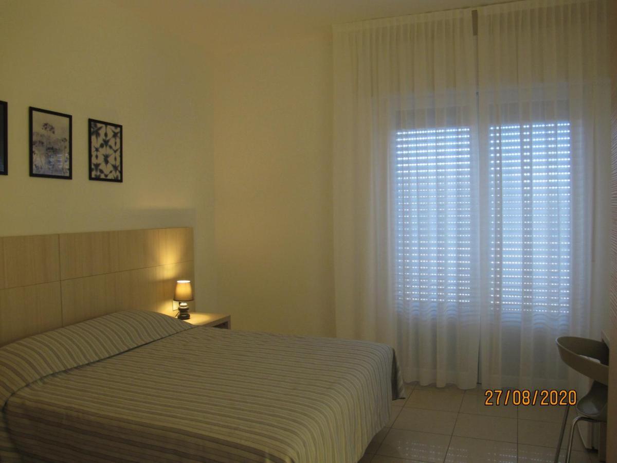 Santa Barbara Hotel & Apartments Белларія-Іджеа-Марина Екстер'єр фото