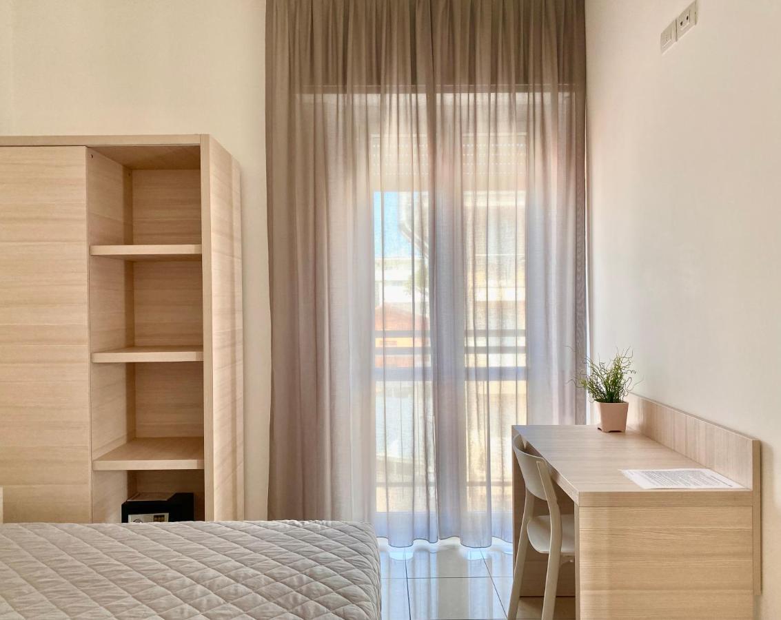 Santa Barbara Hotel & Apartments Белларія-Іджеа-Марина Екстер'єр фото