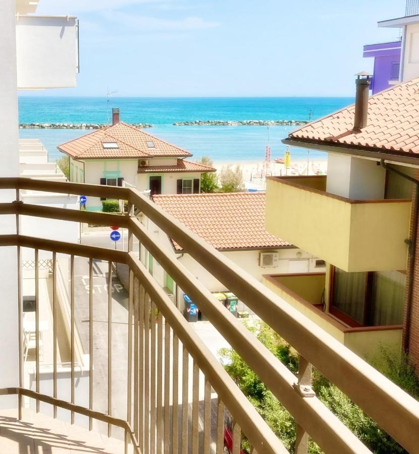 Santa Barbara Hotel & Apartments Белларія-Іджеа-Марина Екстер'єр фото