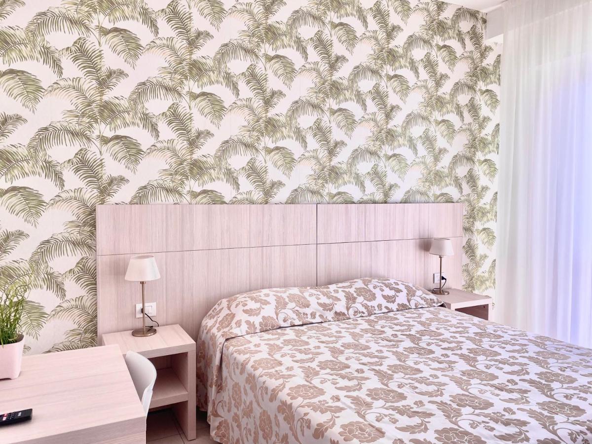 Santa Barbara Hotel & Apartments Белларія-Іджеа-Марина Екстер'єр фото