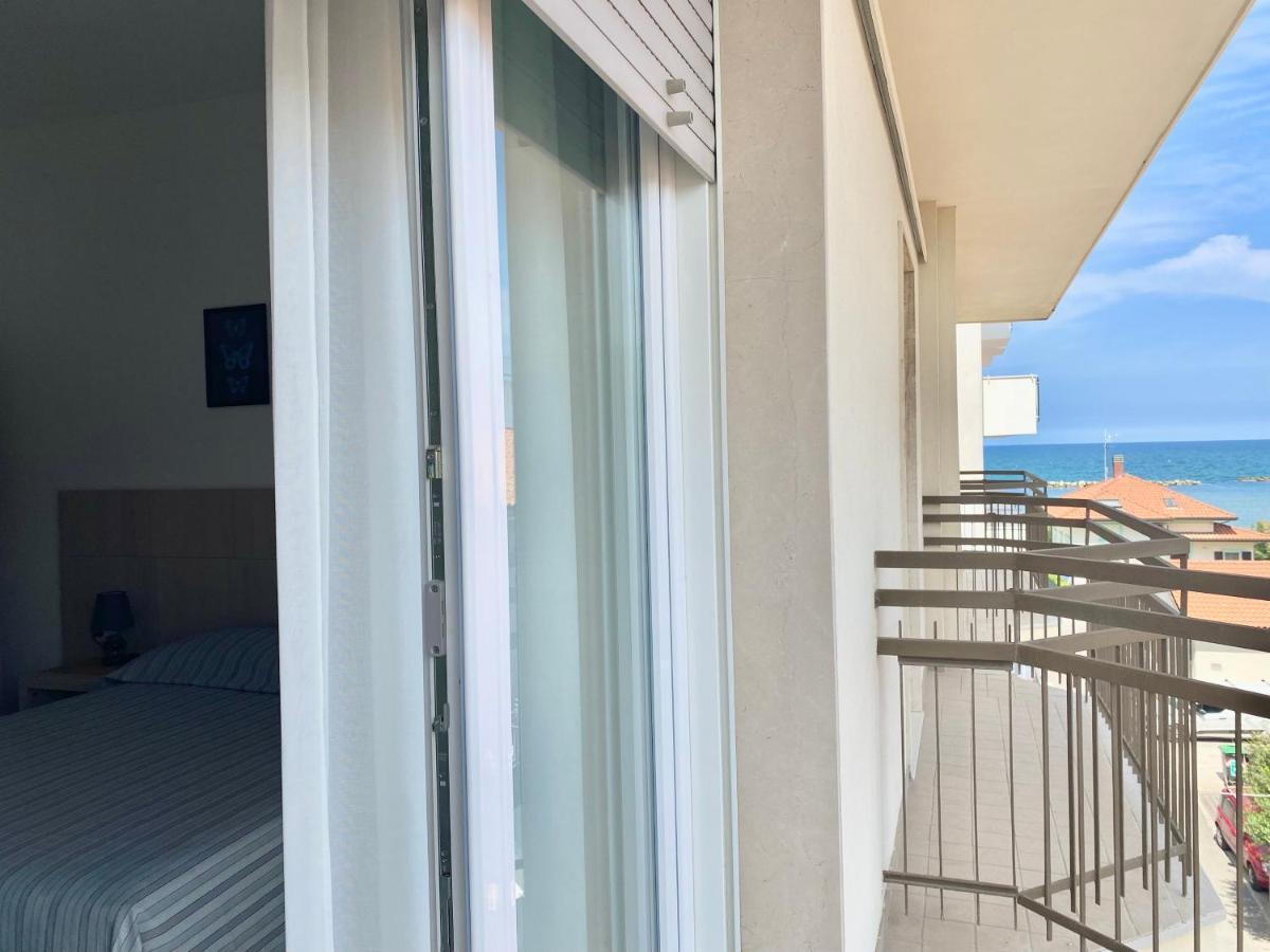 Santa Barbara Hotel & Apartments Белларія-Іджеа-Марина Екстер'єр фото