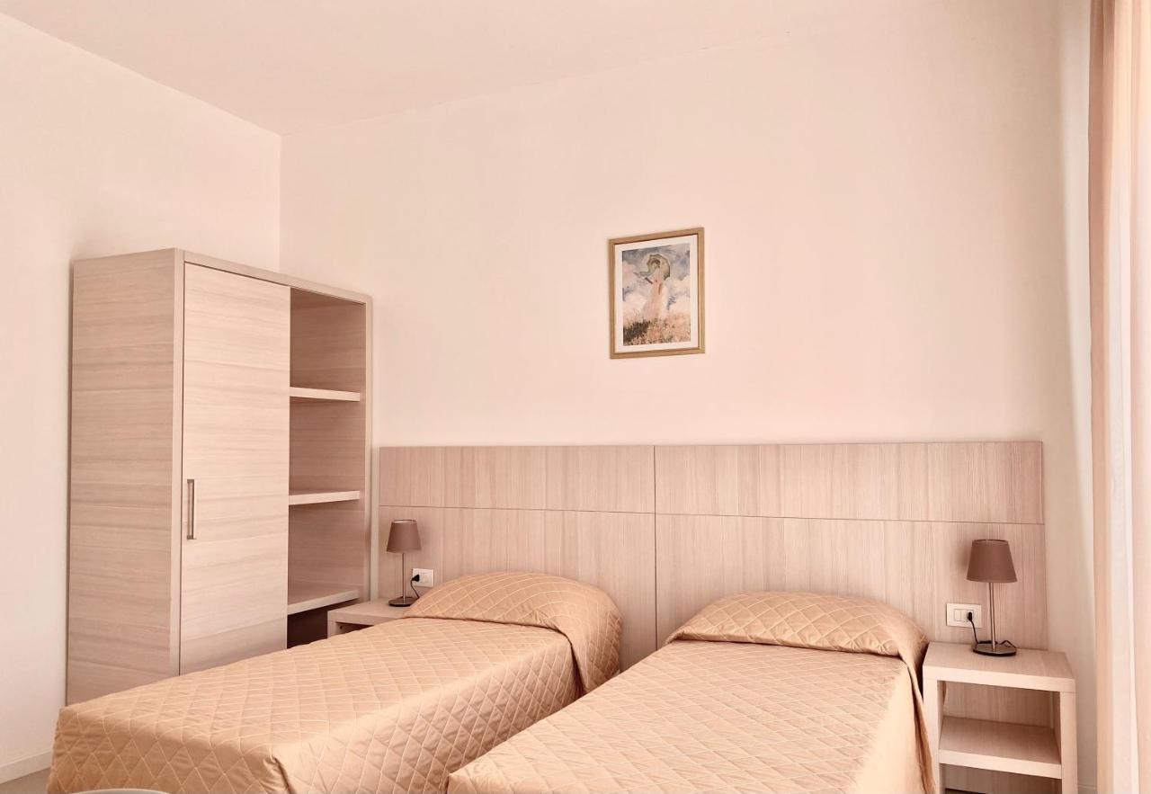Santa Barbara Hotel & Apartments Белларія-Іджеа-Марина Екстер'єр фото