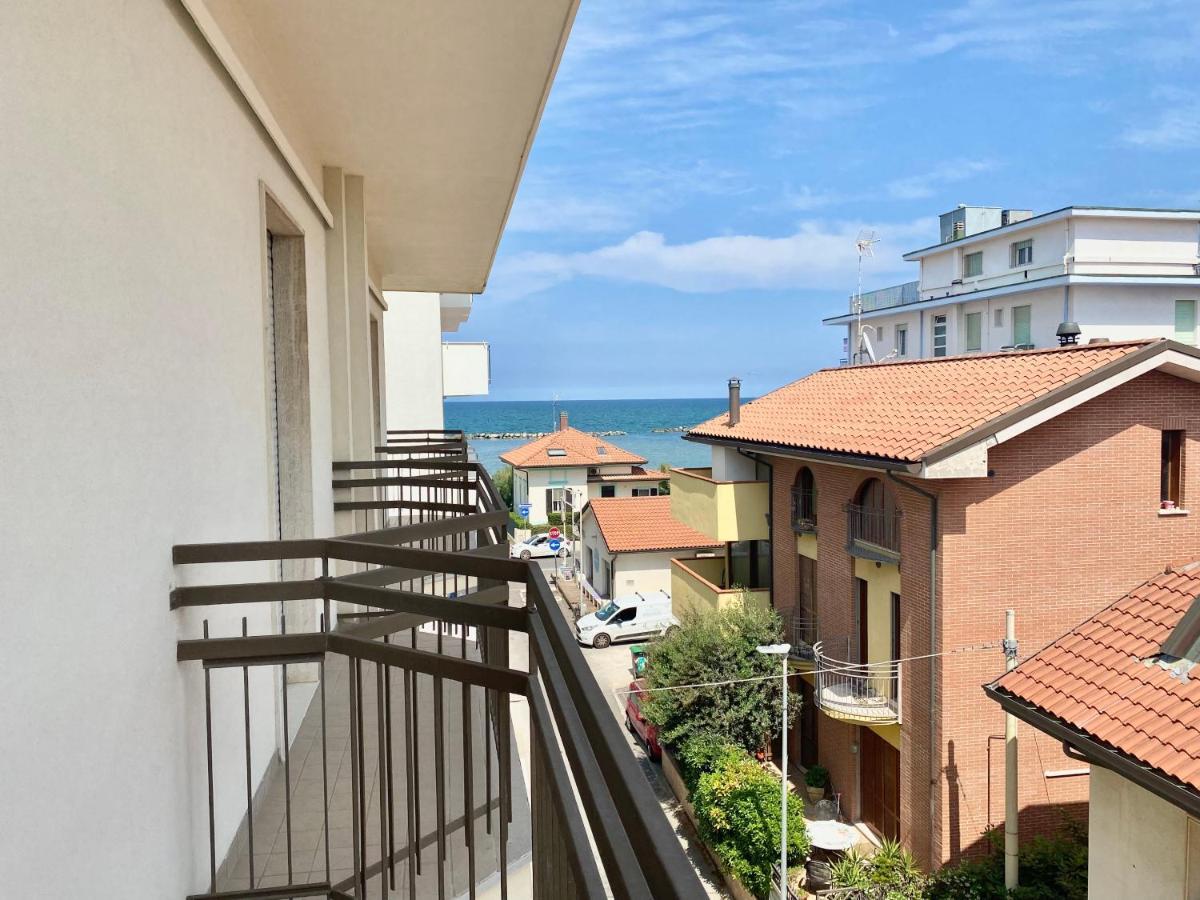 Santa Barbara Hotel & Apartments Белларія-Іджеа-Марина Екстер'єр фото