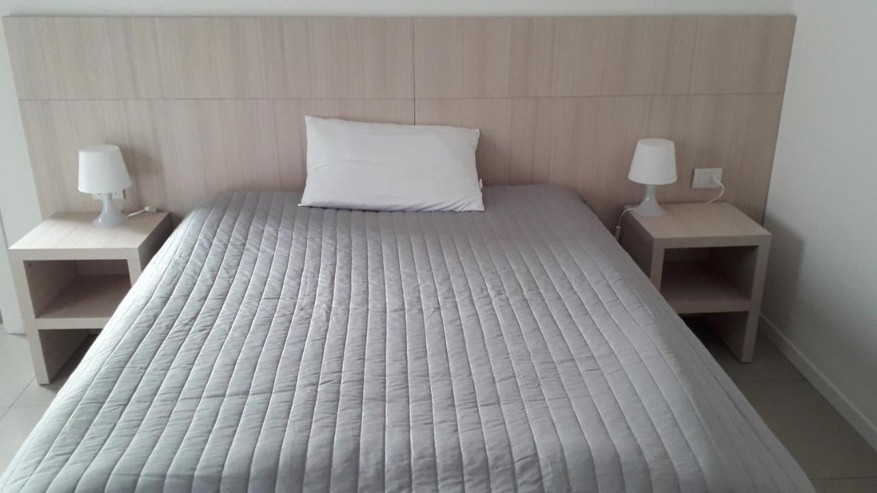 Santa Barbara Hotel & Apartments Белларія-Іджеа-Марина Екстер'єр фото