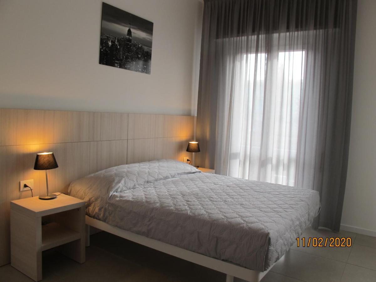 Santa Barbara Hotel & Apartments Белларія-Іджеа-Марина Екстер'єр фото