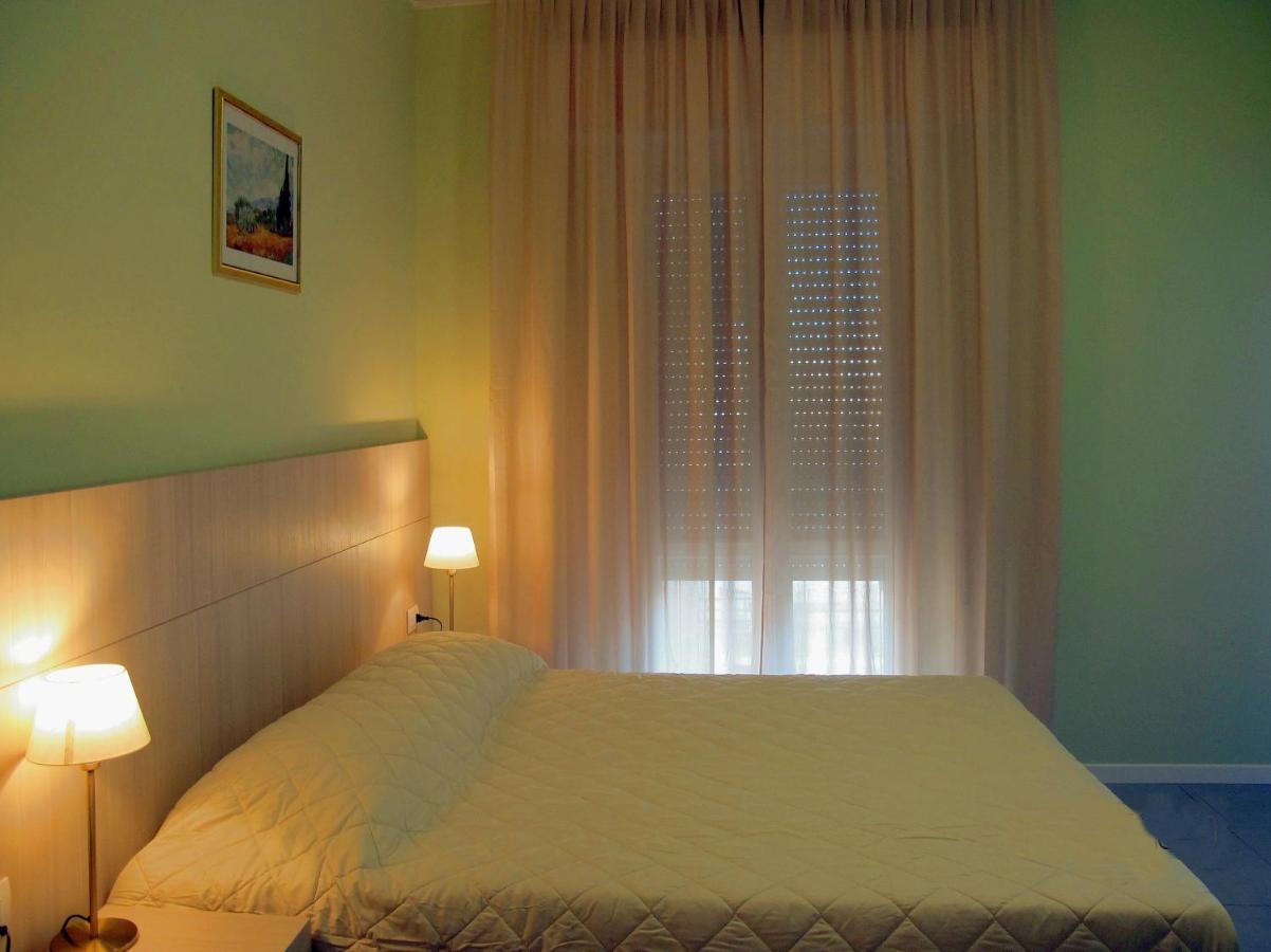 Santa Barbara Hotel & Apartments Белларія-Іджеа-Марина Екстер'єр фото
